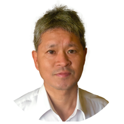 真中哲也